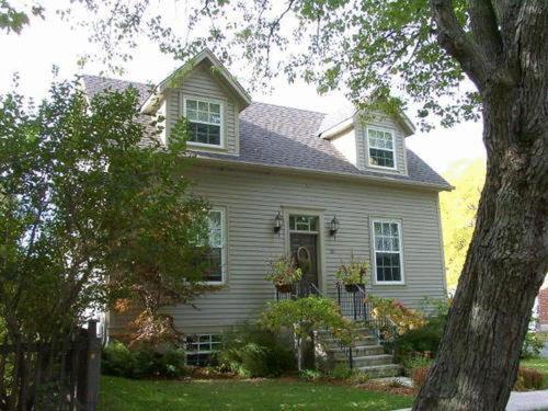 Antique Slumber Old Town Bed & Breakfast Niagara-on-the-Lake Exterior photo